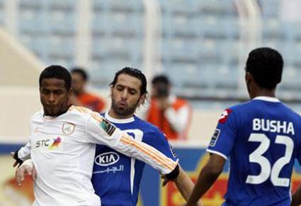 نقطتان تفصل الفتح عن كتابة تاريخ جديد للدوري السعودي